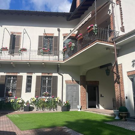Villa Simona Malpensa 加拉瑞特 外观 照片