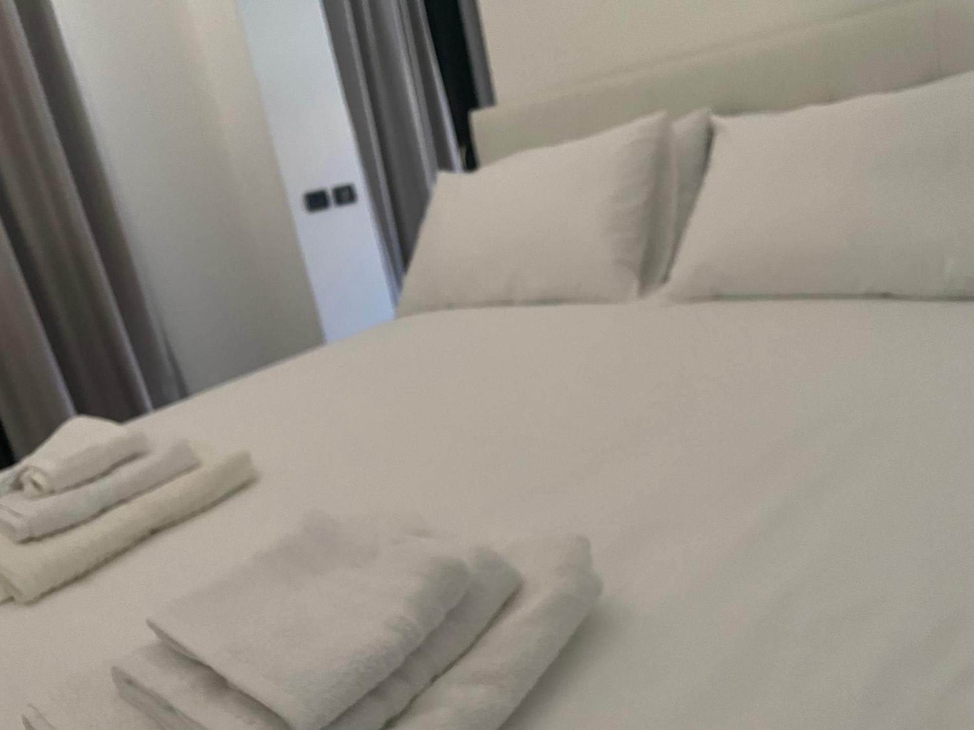 Villa Simona Malpensa 加拉瑞特 外观 照片