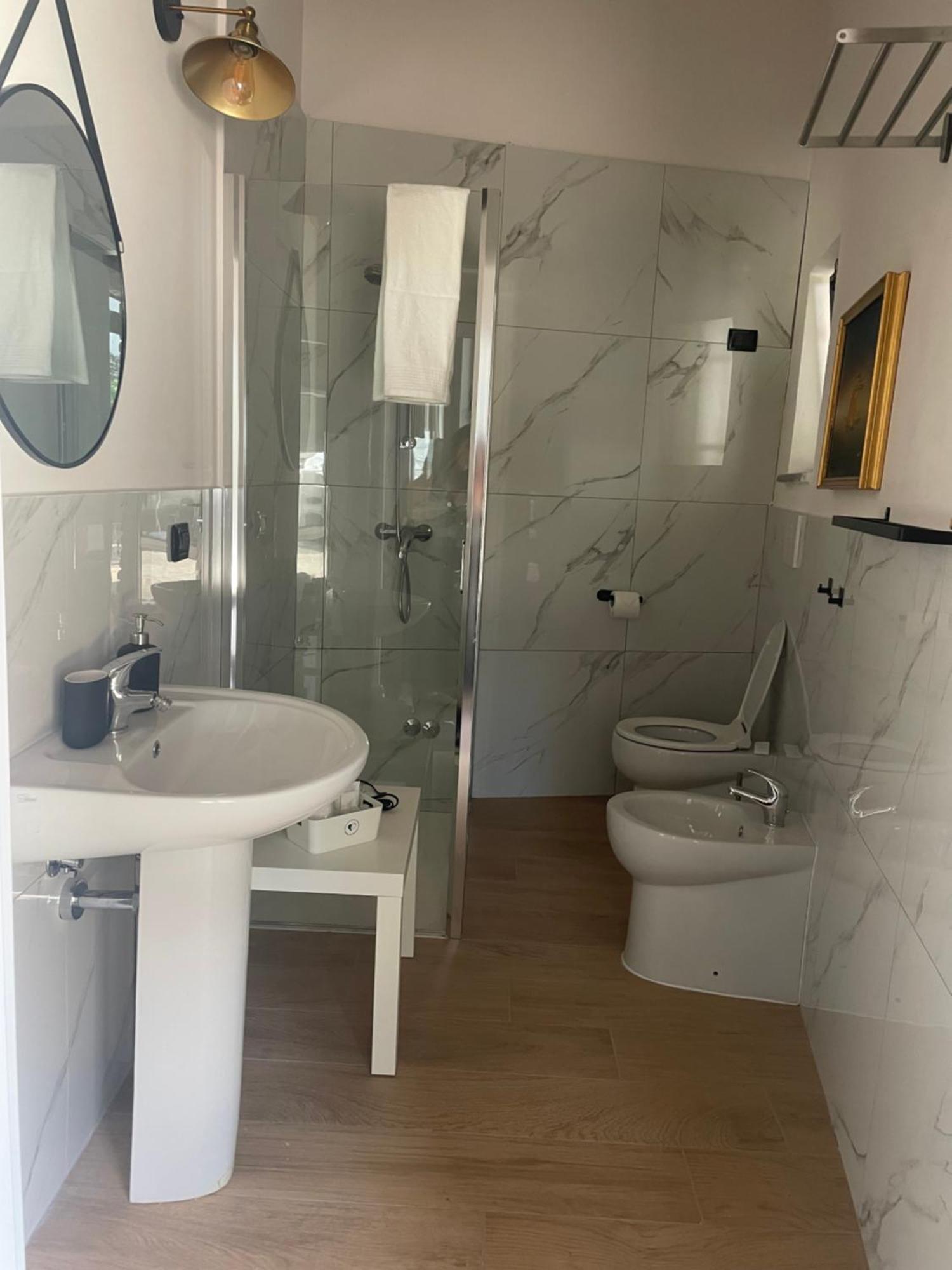 Villa Simona Malpensa 加拉瑞特 外观 照片