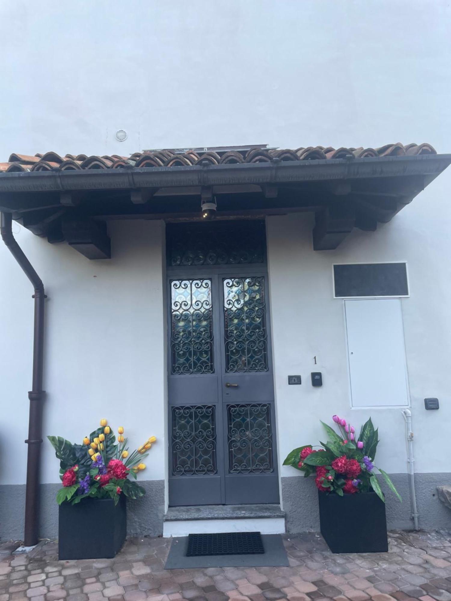 Villa Simona Malpensa 加拉瑞特 外观 照片